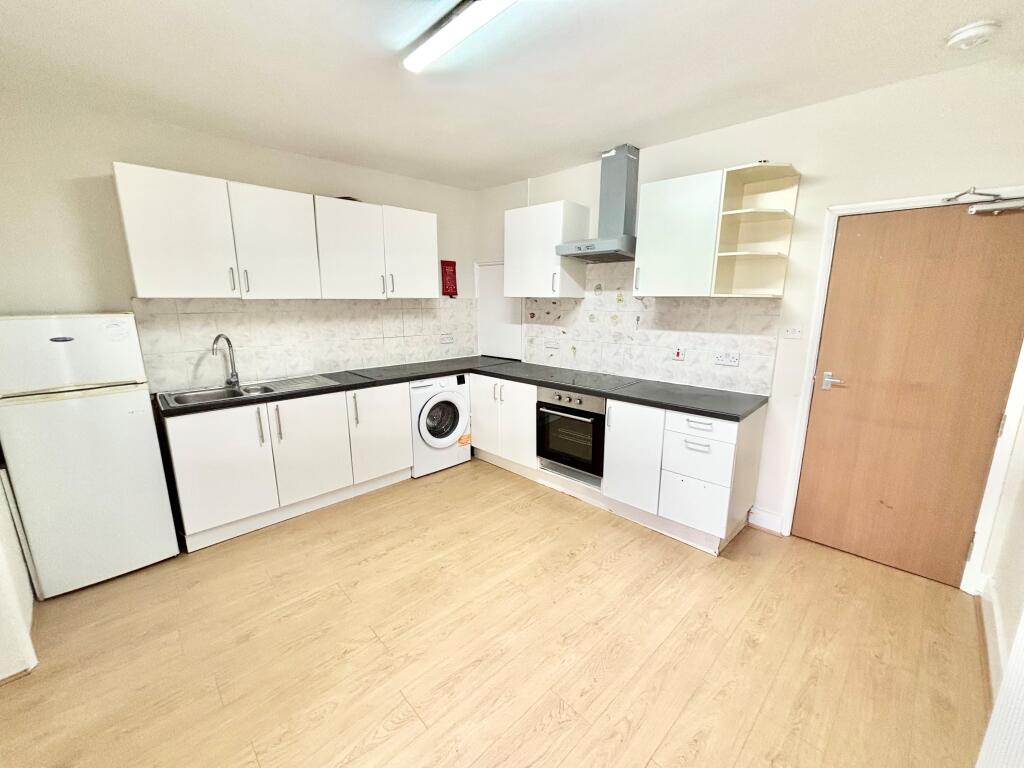 3 bed Mid Terraced House for rent in Streatham. From Barnard Marcus Lettings - Streatham Lettings