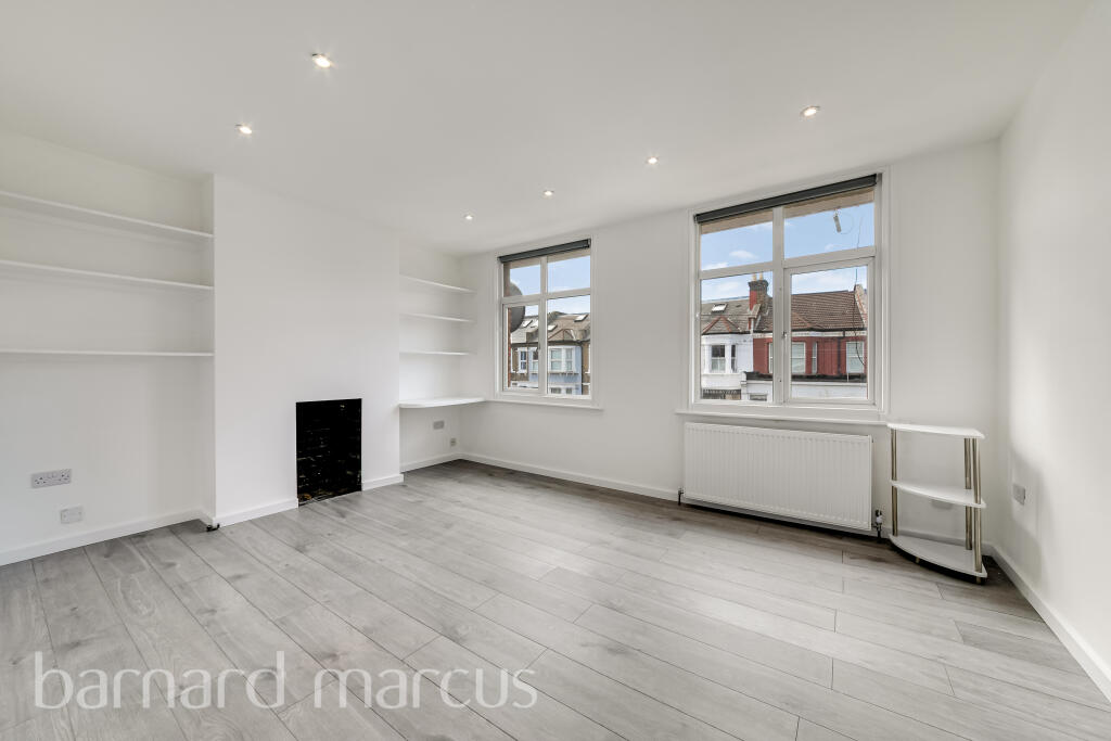3 bed Apartment for rent in Streatham. From Barnard Marcus Lettings - Streatham Lettings