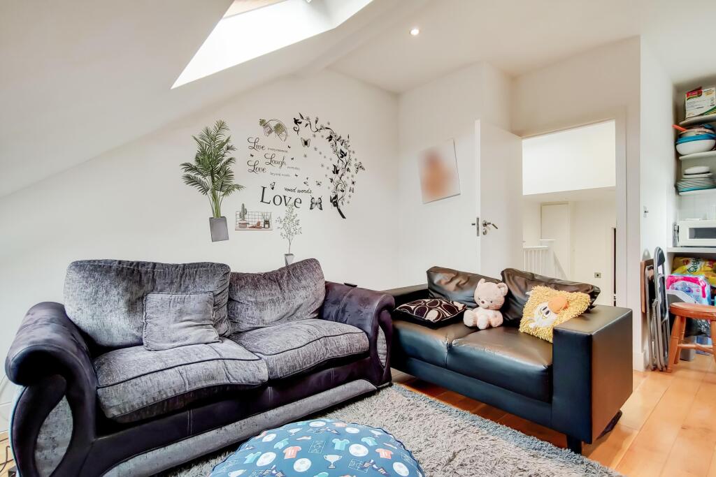 1 bed Apartment for rent in Streatham. From Barnard Marcus Lettings - Streatham Lettings 1 bed Apartment for rent in Streatham. From Barnard Marcus Lettings - Streatham Lettings