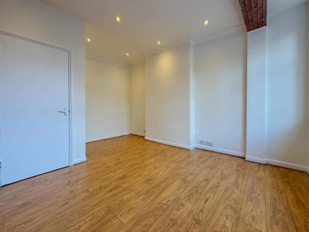 4 bed Detached for rent in Streatham. From Barnard Marcus Lettings - Streatham Lettings 4 bed Detached for rent in Streatham. From Barnard Marcus Lettings - Streatham Lettings