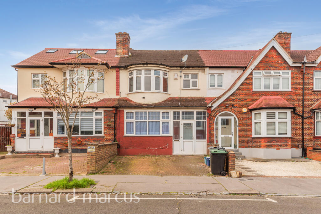 4 bed Detached House for rent in London. From Barnard Marcus Lettings - Sutton Lettings