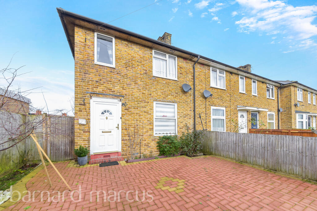 3 bed Detached for rent in Carshalton. From Barnard Marcus Lettings - Sutton Lettings 3 bed Detached for rent in Carshalton. From Barnard Marcus Lettings - Sutton Lettings
