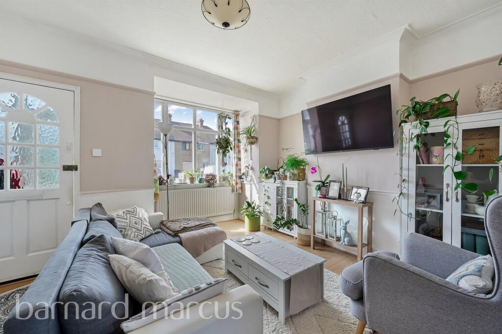 3 bed Semi Detached for rent in Stoneleigh. From Barnard Marcus Lettings - Sutton Lettings