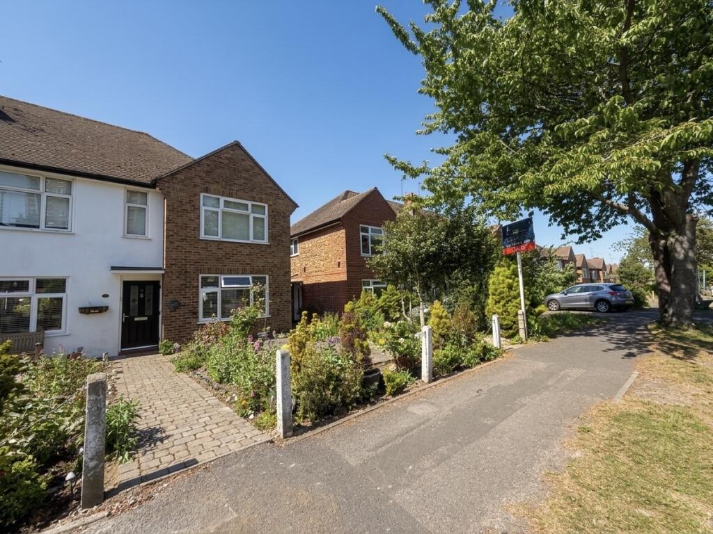 2 bed House (unspecified) for rent in Carshalton. From Barnard Marcus Lettings - Sutton Lettings