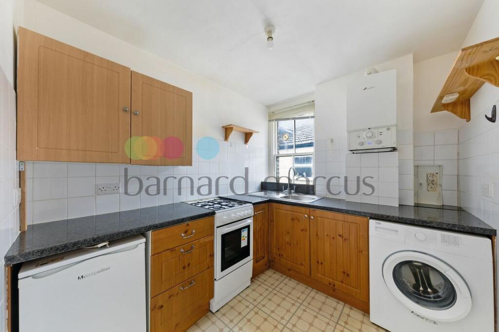 3 bed Flat for rent in Croydon. From Barnard Marcus Lettings - Thornton Heath Lettings