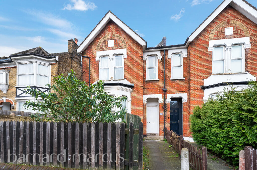 3 bed 1st Floor Flat for rent in Croydon. From Barnard Marcus Lettings - Thornton Heath Lettings