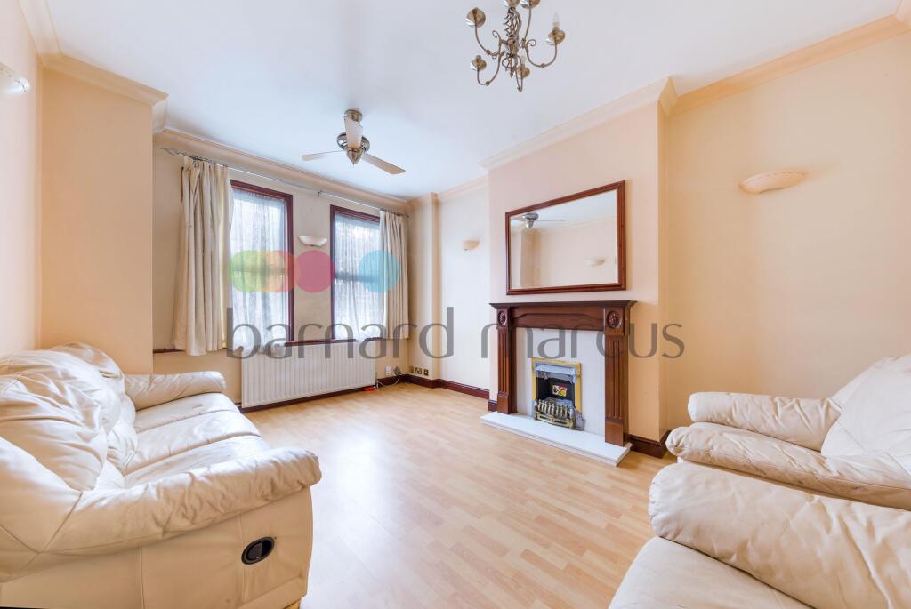 3 bed Mid Terraced House for rent in Croydon. From Barnard Marcus Lettings - Thornton Heath Lettings