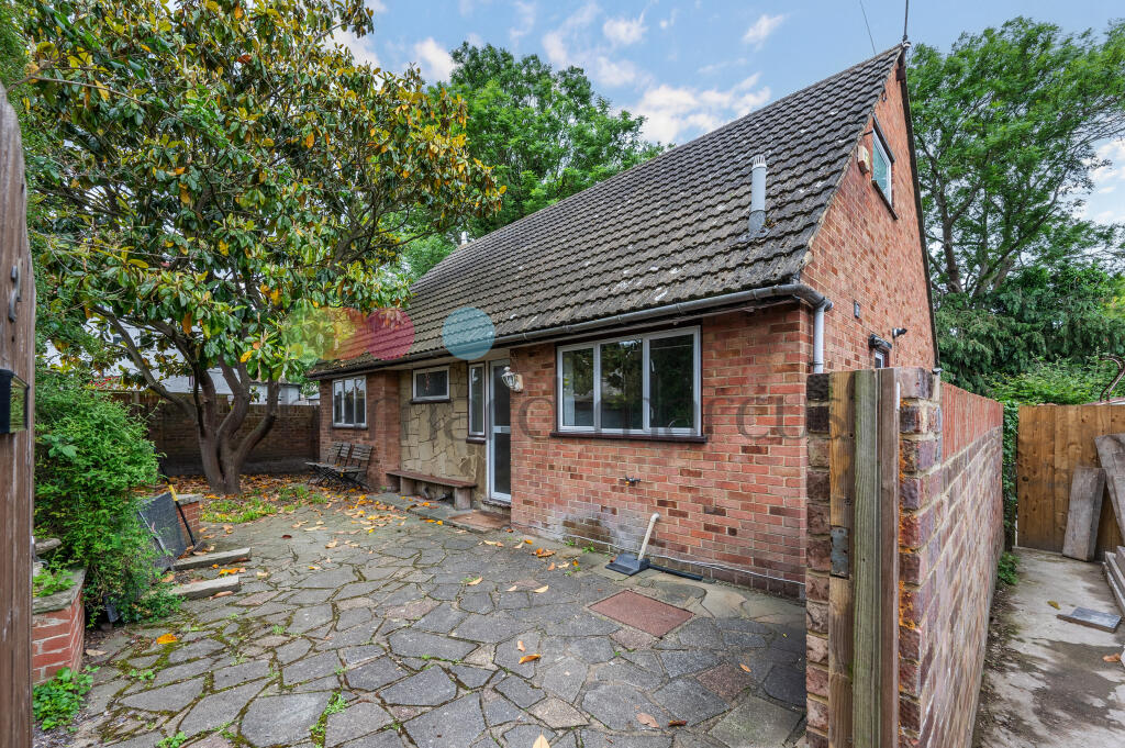 3 bed Detached for rent in Croydon. From Barnard Marcus Lettings - Thornton Heath Lettings