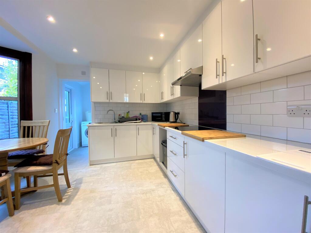 4 bed Detached for rent in London. From Barnard Marcus Lettings - Tooting Lettings