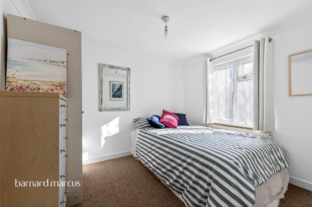 1 bed Apartment for rent in Mitcham. From Barnard Marcus Lettings - Tooting Lettings