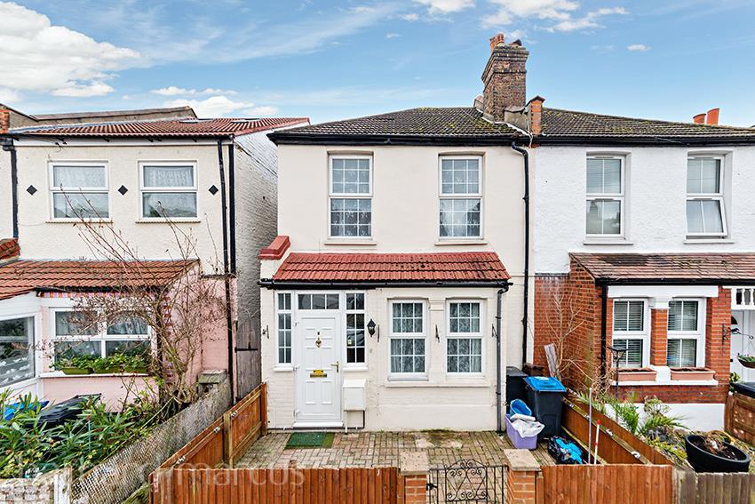 4 bed Detached for rent in London. From Barnard Marcus Lettings - Tooting Lettings
