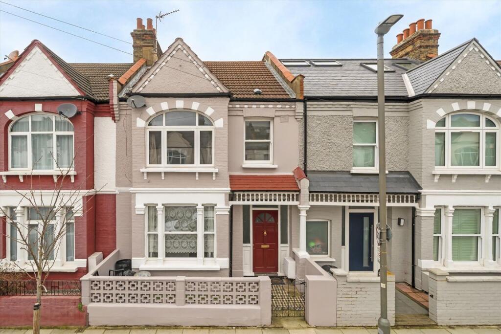 3 bed Detached for rent in Merton. From Barnard Marcus Lettings - Tooting Lettings