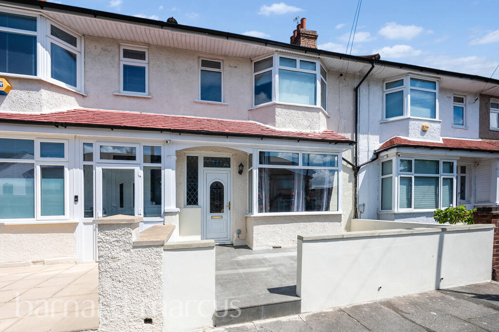 4 bed Detached for rent in Mitcham. From Barnard Marcus Lettings - Tooting Lettings 4 bed Detached for rent in Mitcham. From Barnard Marcus Lettings - Tooting Lettings