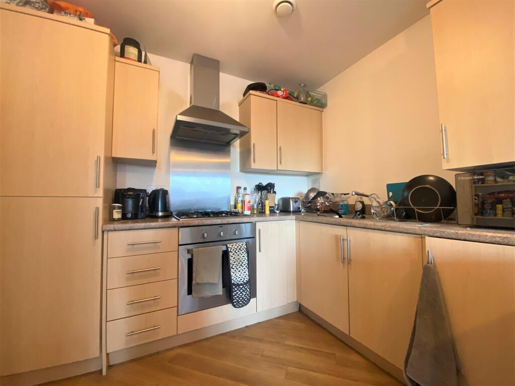 2 bed 1st Floor Flat for rent in Merton. From Barnard Marcus Lettings - Tooting Lettings