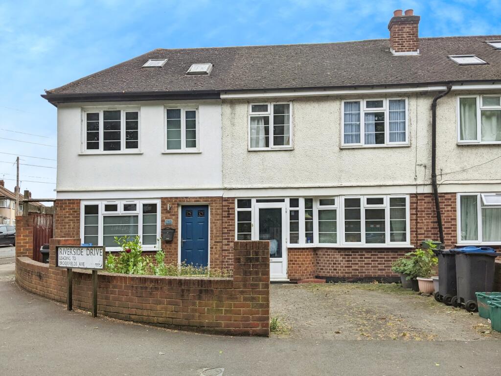 3 bed Detached House for rent in Mitcham. From Barnard Marcus Lettings - Wallington - Lettings