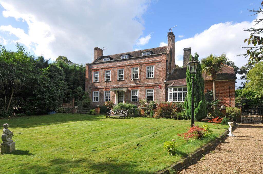 6 bed Detached for rent in Wallington. From Barnard Marcus Lettings - Wallington - Lettings