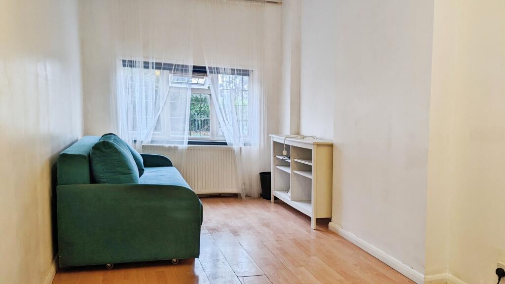 0 bed Studio for rent in Wallington. From Barnard Marcus Lettings - Wallington - Lettings