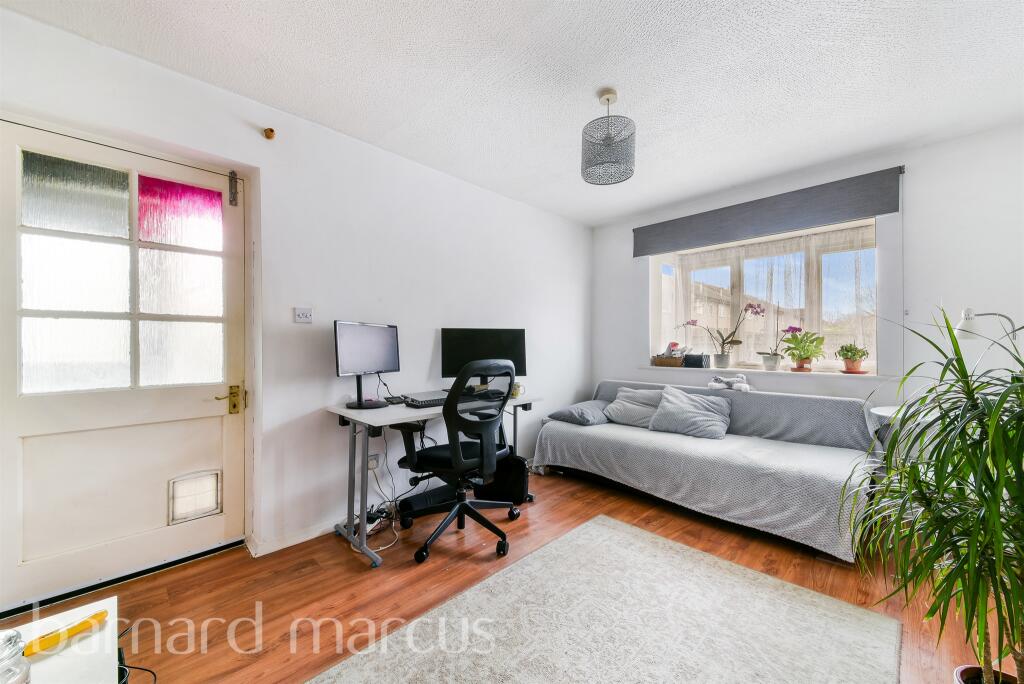 1 bed Detached for rent in Mitcham. From Barnard Marcus Lettings - Wallington - Lettings