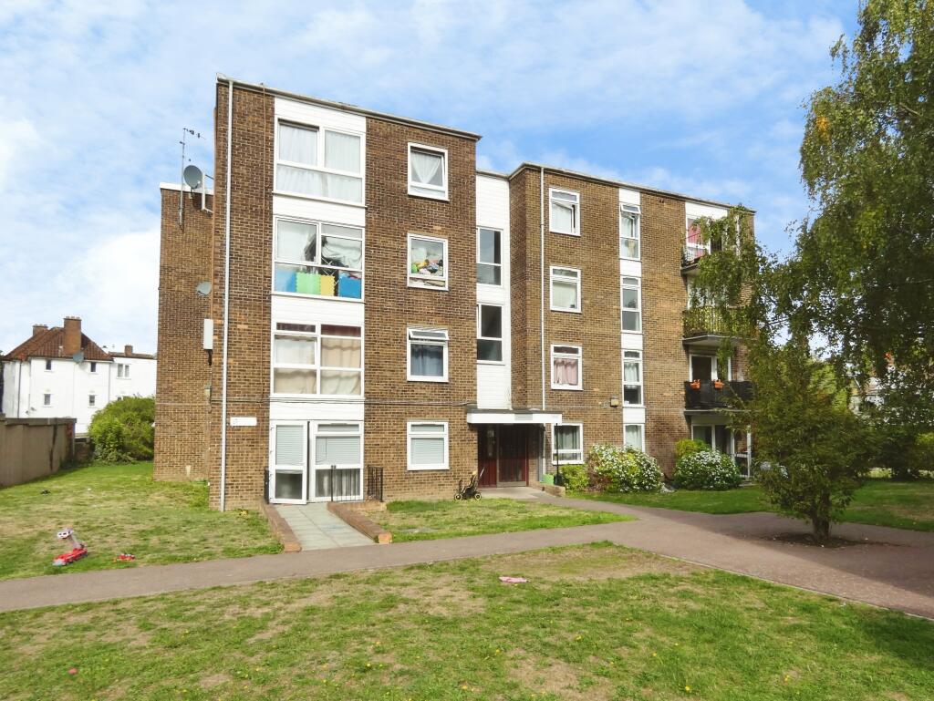 2 bed Apartment for rent in Wallington. From Barnard Marcus Lettings - Wallington - Lettings