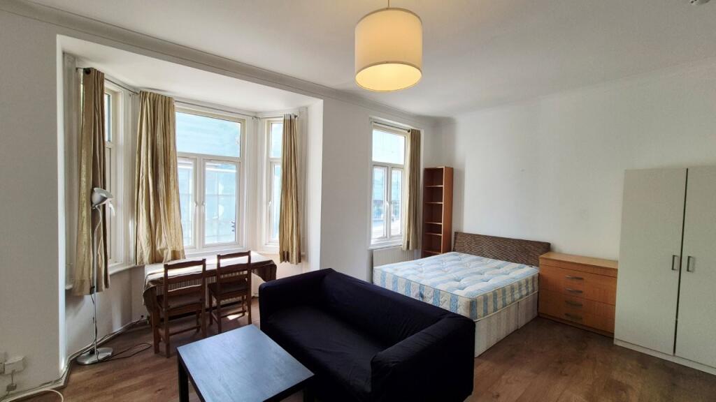 1 bed 1st Floor Flat for rent in Hammersmith. From Barnard Marcus Lettings - West Kensington - Lettings