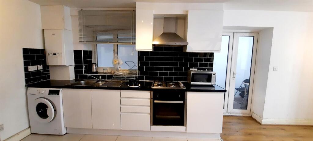 2 bed Apartment for rent in London. From Barnard Marcus Lettings - West Kensington - Lettings
