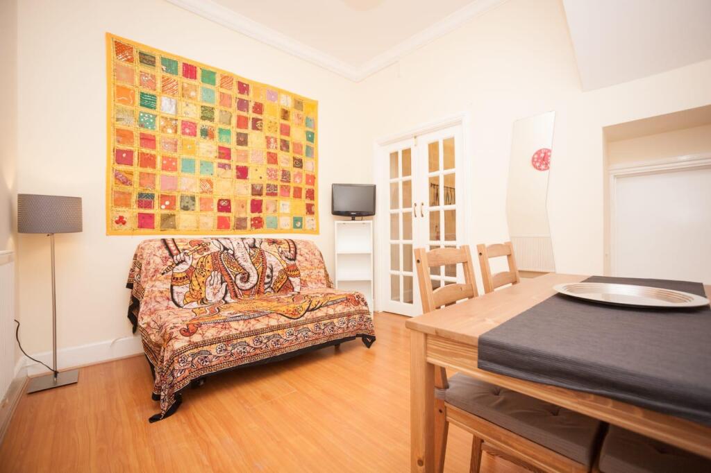 2 bed Apartment for rent in Kensington. From Barnard Marcus Lettings - West Kensington - Lettings