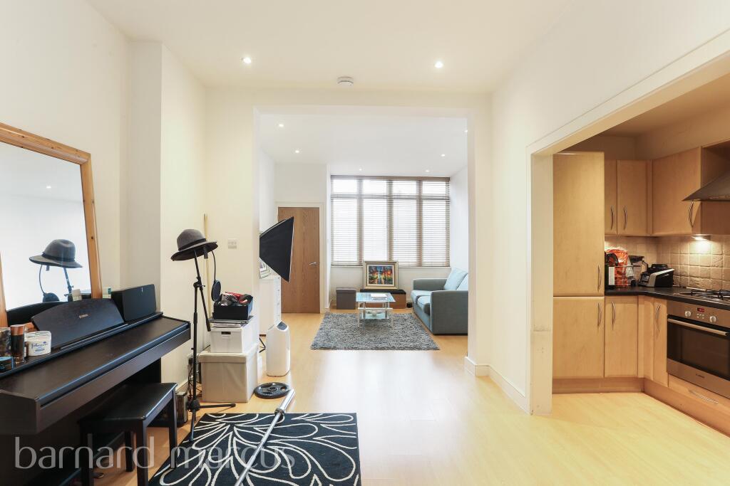 1 bed 1st Floor Flat for rent in London. From Barnard Marcus Lettings - West Kensington - Lettings