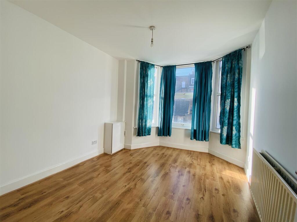 2 bed Apartment for rent in Hammersmith. From Barnard Marcus Lettings - West Kensington - Lettings