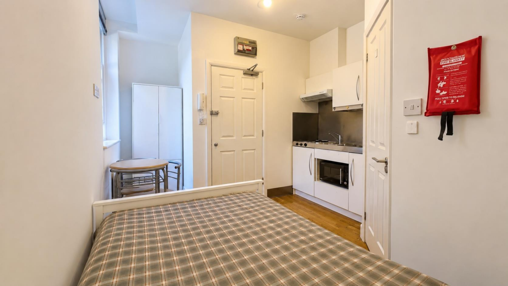 4 bed Apartment for rent in Hammersmith. From Barnard Marcus Lettings - West Kensington - Lettings 4 bed Apartment for rent in Hammersmith. From Barnard Marcus Lettings - West Kensington - Lettings