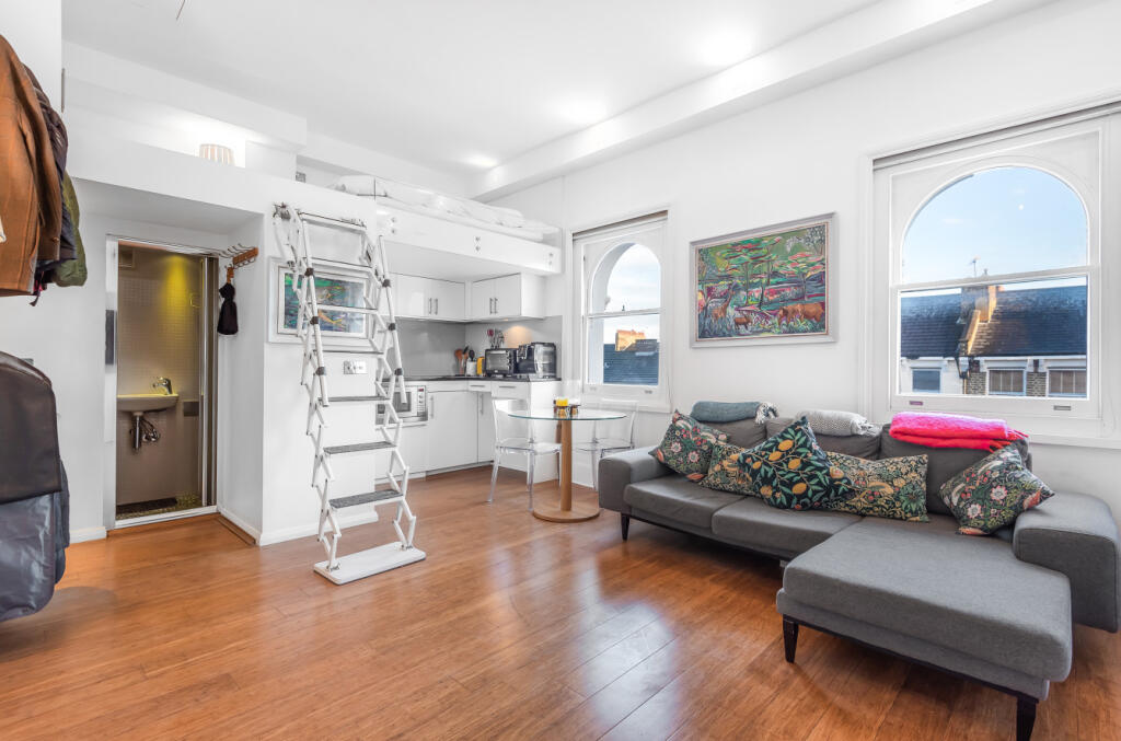 4 bed Apartment for rent in Hammersmith. From Barnard Marcus Lettings - West Kensington - Lettings