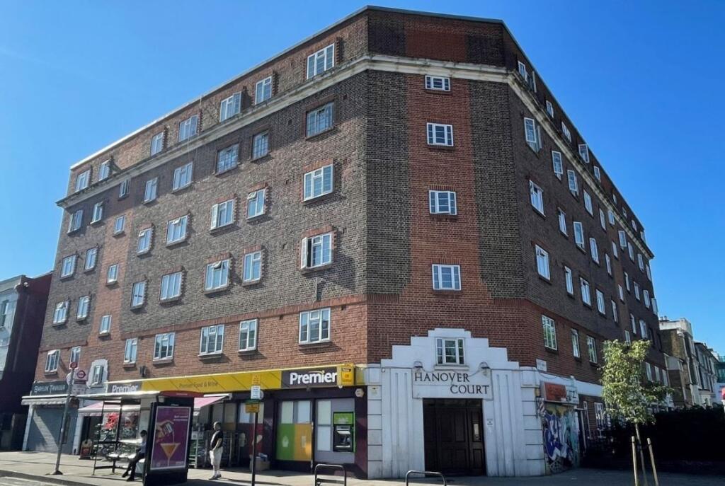 2 bed 1st Floor Flat for rent in Hammersmith. From Barnard Marcus Lettings - West Kensington - Lettings
