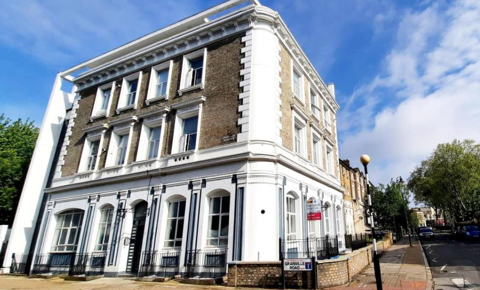 3 bed Apartment for rent in Paddington. From Barnard Marcus Lettings - West Kensington - Lettings
