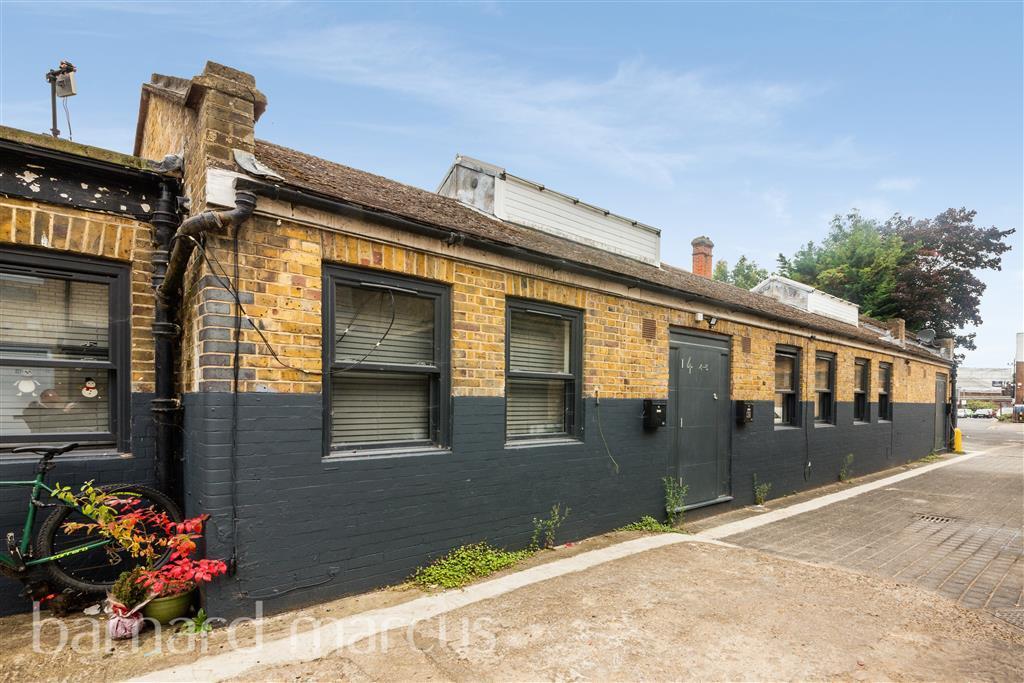4 bed Studio for rent in East Molesey. From Barnard Marcus Lettings - Worcester Park - Lettings 4 bed Studio for rent in East Molesey. From Barnard Marcus Lettings - Worcester Park - Lettings