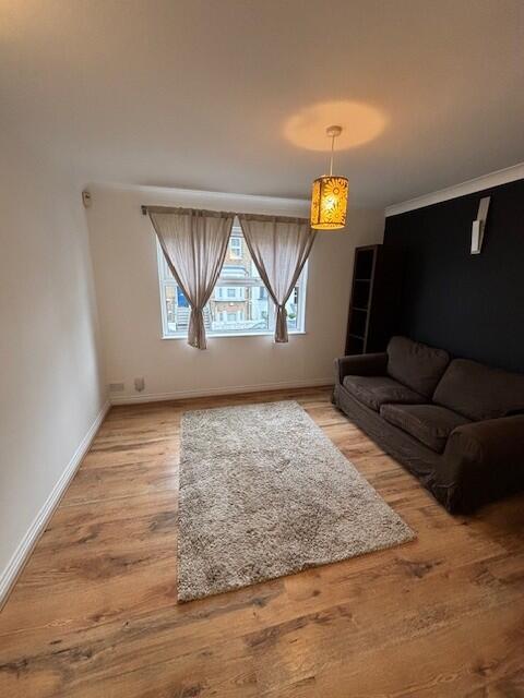 1 bed Apartment for rent in London. From Barnard Marcus Lettings - Chiswick- Lettings