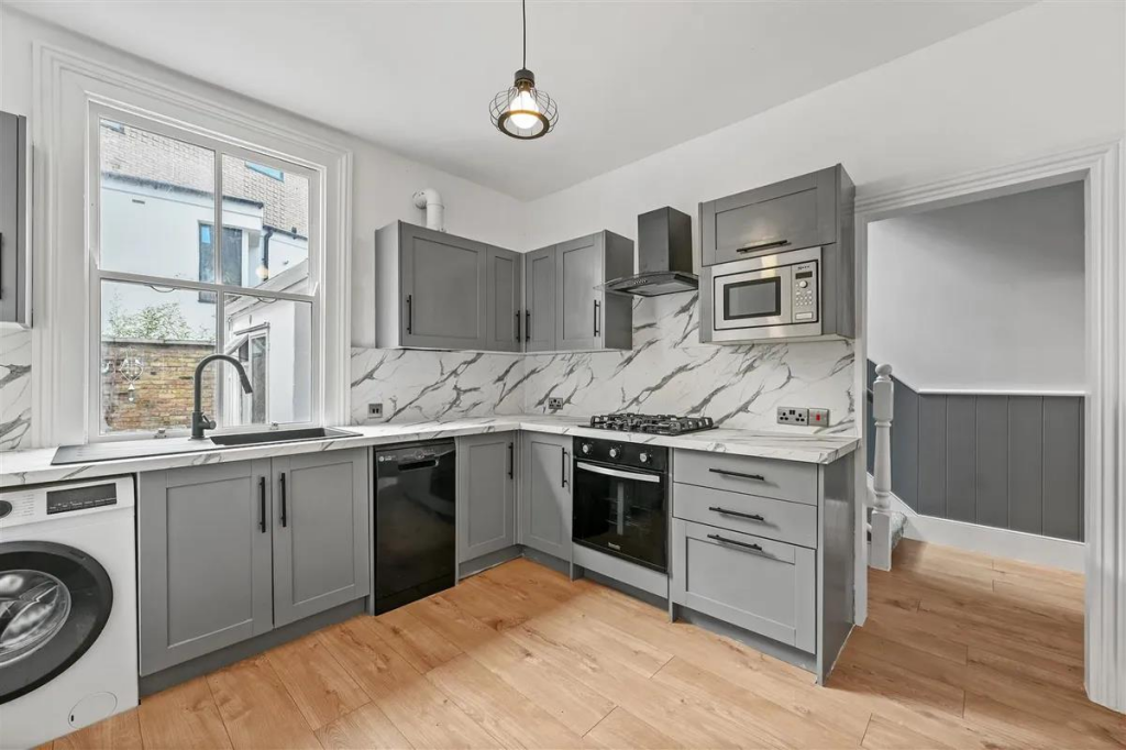 2 bed Detached for rent in London. From Barnard Marcus Lettings - Chiswick- Lettings