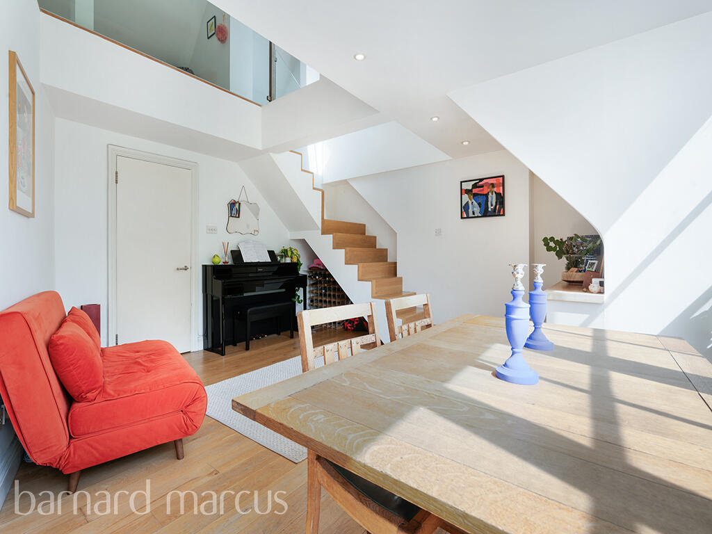 2 bed 1st Floor Flat for rent in London. From Barnard Marcus Lettings - Chiswick- Lettings