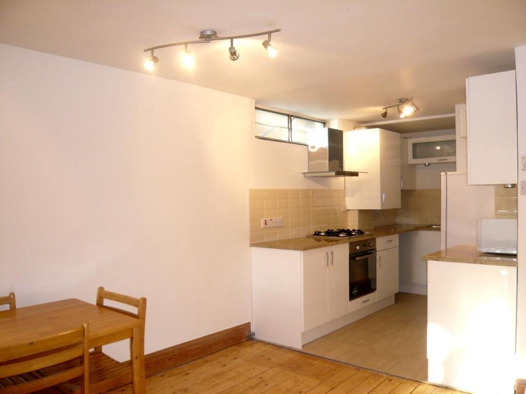 2 bed Apartment for rent in Chiswick. From Barnard Marcus Lettings - Chiswick- Lettings