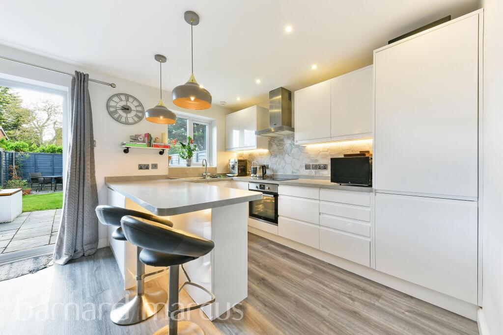 3 bed Detached for rent in Isleworth. From Barnard Marcus Lettings - Chiswick- Lettings 3 bed Detached for rent in Isleworth. From Barnard Marcus Lettings - Chiswick- Lettings