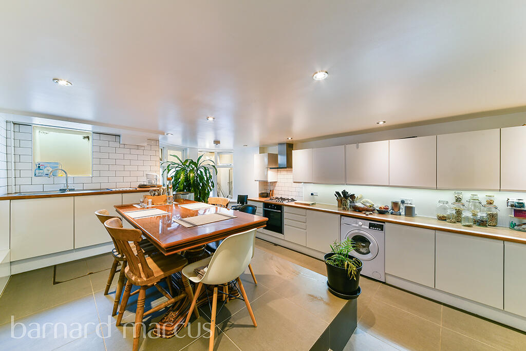 2 bed 1st Floor Flat for rent in Hammersmith. From Barnard Marcus Lettings - Chiswick- Lettings 2 bed 1st Floor Flat for rent in Hammersmith. From Barnard Marcus Lettings - Chiswick- Lettings
