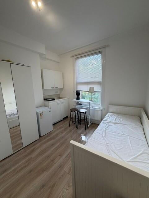 0 bed Studio for rent in London. From Barnard Marcus Lettings - Chiswick- Lettings