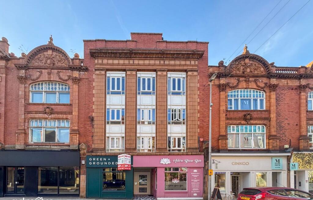 2 bed 1st Floor Flat for rent in Altrincham. From Admove - Altrincham