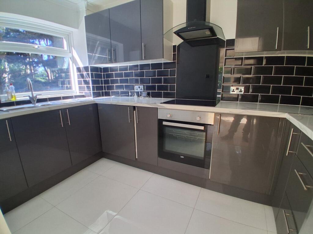 2 bed 1st Floor Flat for rent in Ilford. From Barnett Richards - Ilford - Essex