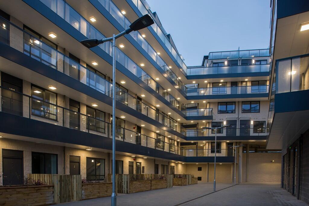 2 bed Penthouse for rent in Hayes. From be:here - Hayes