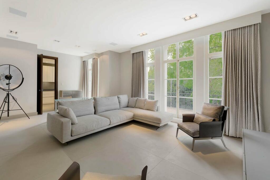 3 bed Apartment for rent in Chelsea. From Beauchamp Estates - London