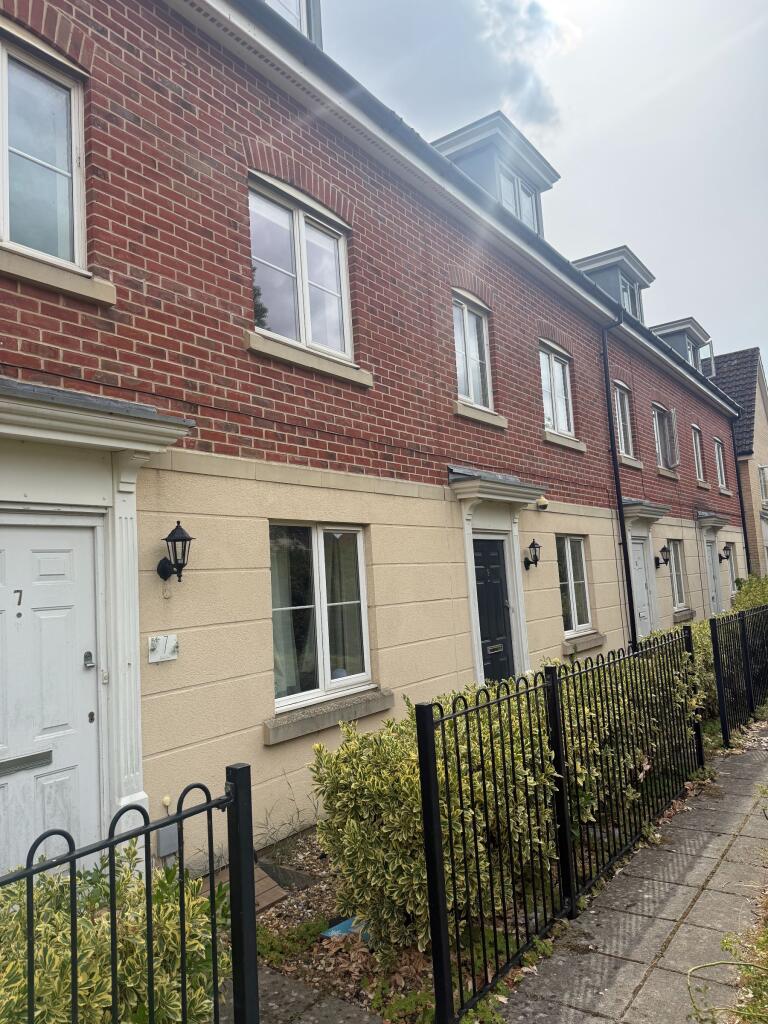 3 bed Mid Terraced House for rent in Red Lodge. From Bedfords - Bury St Edmunds 3 bed Mid Terraced House for rent in Red Lodge. From Bedfords - Bury St Edmunds