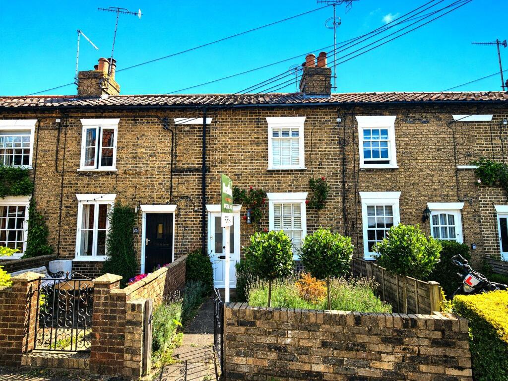 2 bed Mid Terraced House for rent in Woodbridge. From Bedfords - Bury St Edmunds 2 bed Mid Terraced House for rent in Woodbridge. From Bedfords - Bury St Edmunds