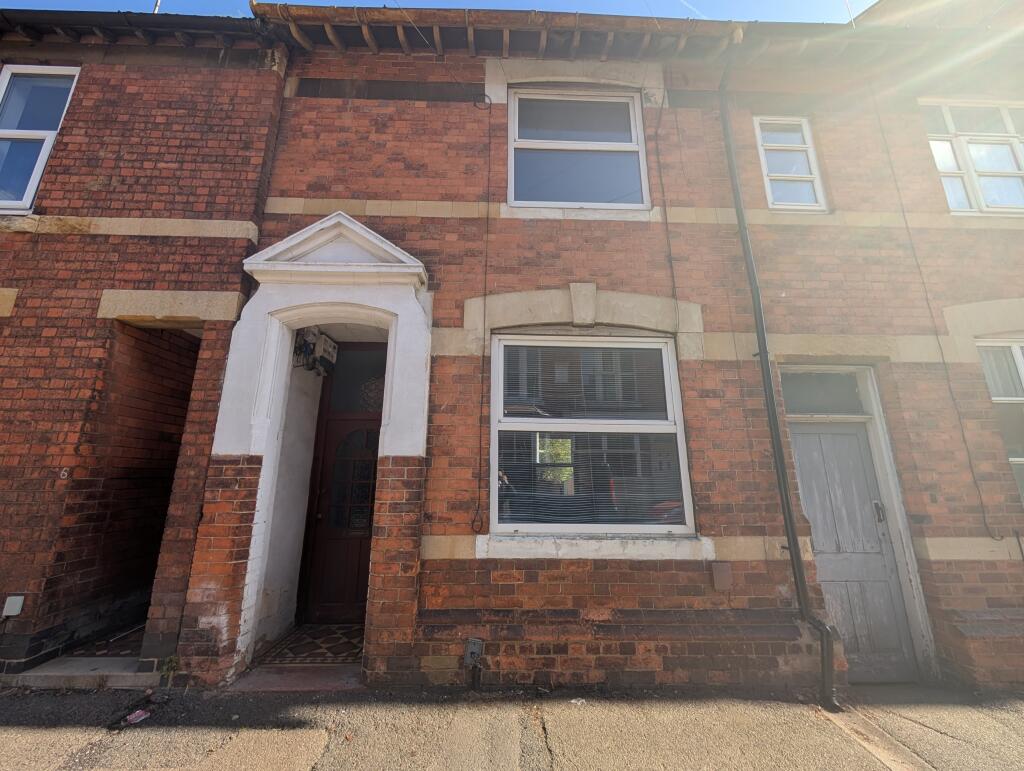 2 bed Mid Terraced House for rent in Kettering. From Belvoir - Kettering 2 bed Mid Terraced House for rent in Kettering. From Belvoir - Kettering