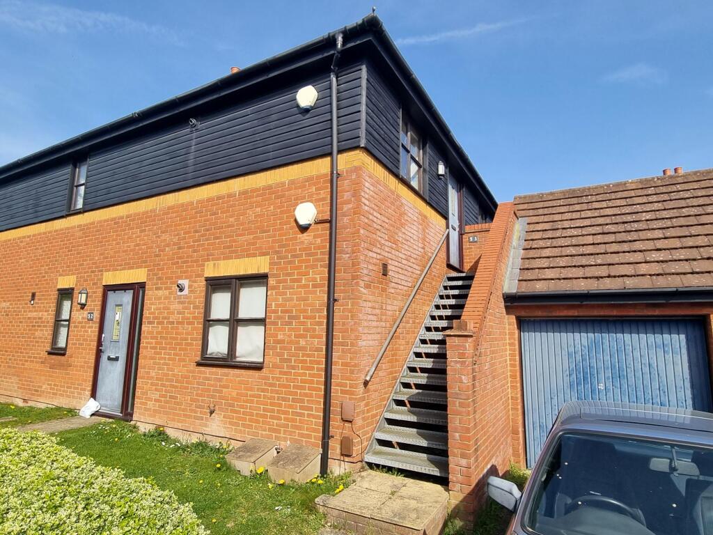 2 bed 1st Floor Flat for rent in Bletchley. From Belvoir - Milton Keynes