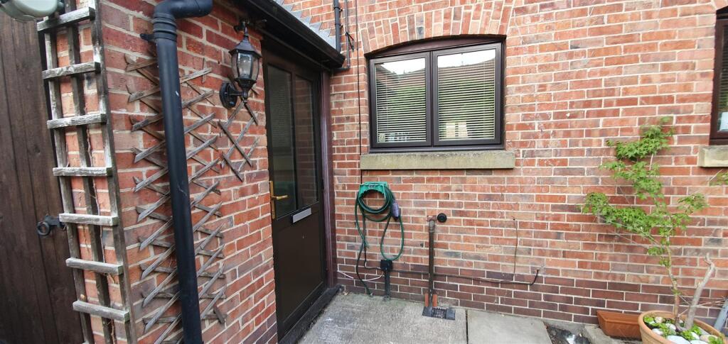 2 bed Cottage for rent in Newark-on-Trent. From Belvoir - Newark 2 bed Cottage for rent in Newark-on-Trent. From Belvoir - Newark