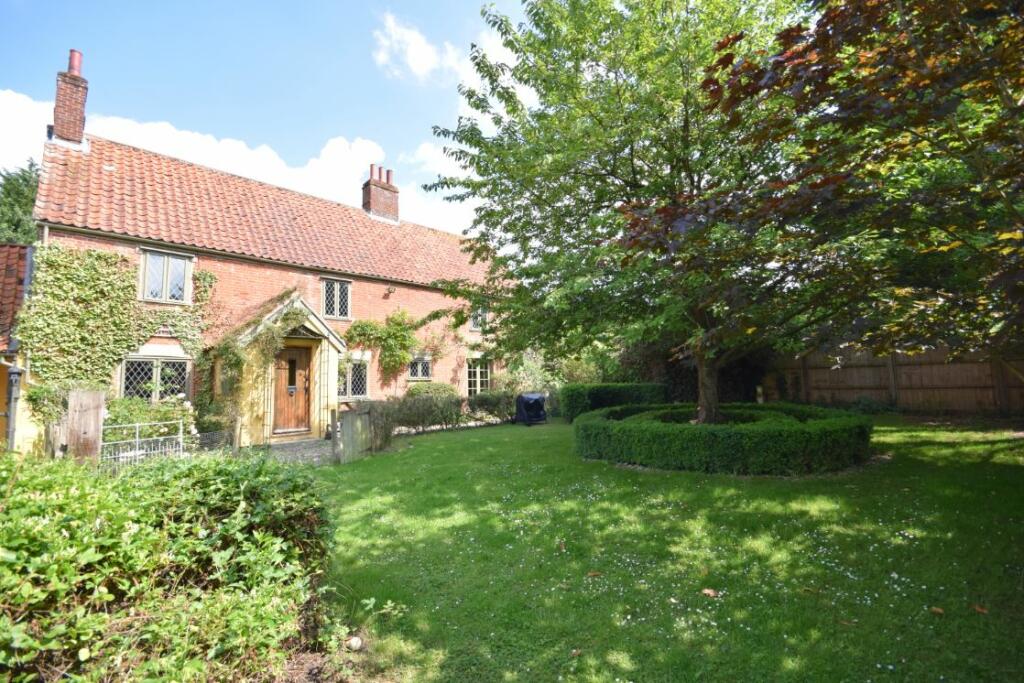 3 bed Detached House for rent in Watton. From Belvoir - Watton
